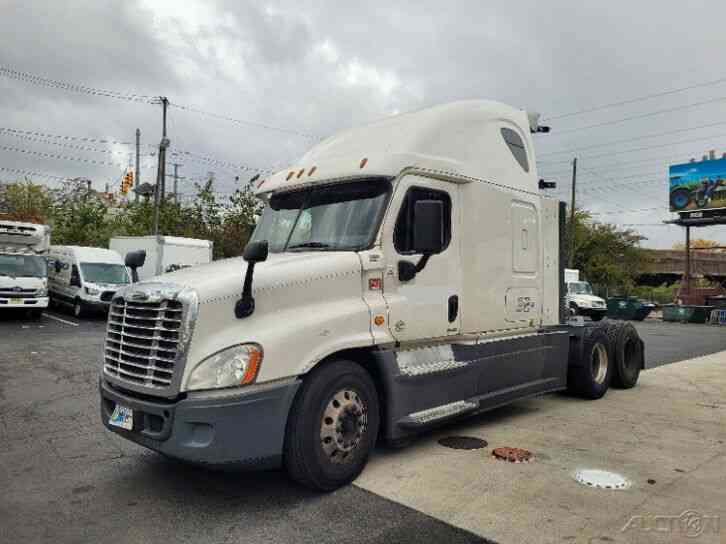 Penske Used Trucks - unit # 152407 - 2016 Freightliner CASCADIA 125