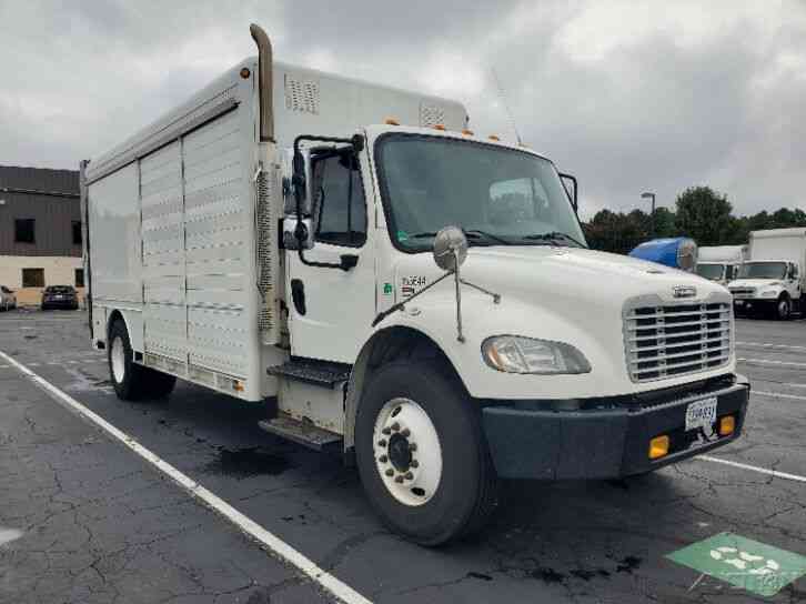 Penske Used Trucks - unit # 155544 - 2017 Freightliner BUSINESS CLASS M2 106