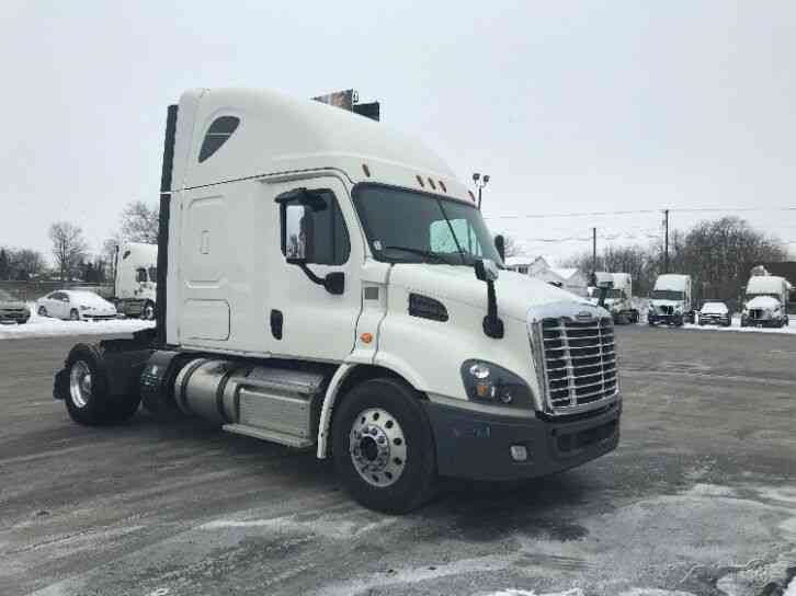 Penske Used Trucks - unit # 165984 - 2017 Freightliner CASCADIA 113