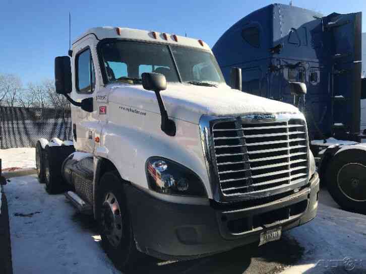 Penske Used Trucks - unit # 170355 - 2017 Freightliner CASCADIA 125
