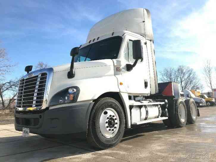 Penske Used Trucks - unit # 172108 - 2017 Freightliner CASCADIA 125