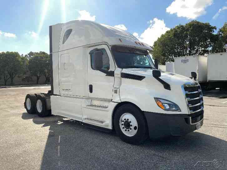 Penske Used Trucks - unit # 244825 - 2019 Freightliner T12664ST