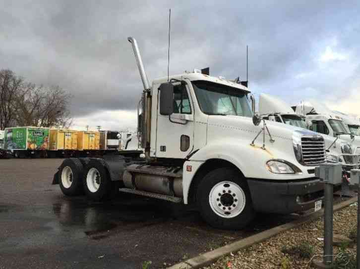 Freightliner CL12064ST-COLUMBIA 120 (2007)