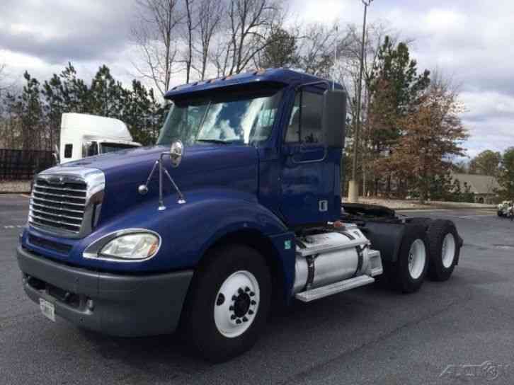 Freightliner CL12064ST-COLUMBIA 120 (2007)