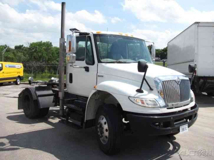 International 4400 (2009)