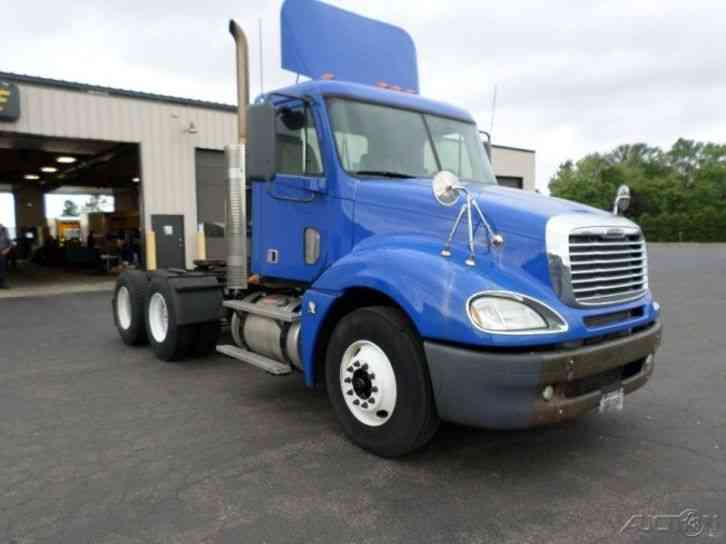 Freightliner CL12064ST-COLUMBIA 120 (2009)