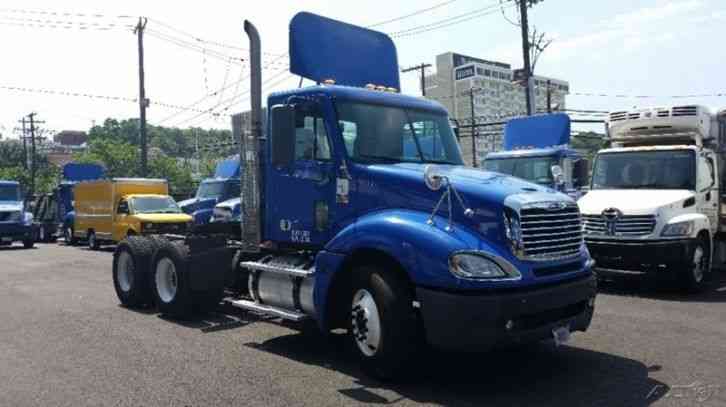 Freightliner CL12064ST-COLUMBIA 120 (2009)