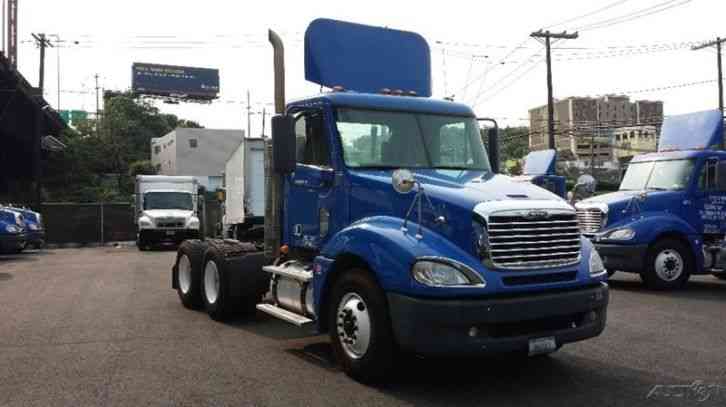 Freightliner CL12064ST-COLUMBIA 120 (2009)