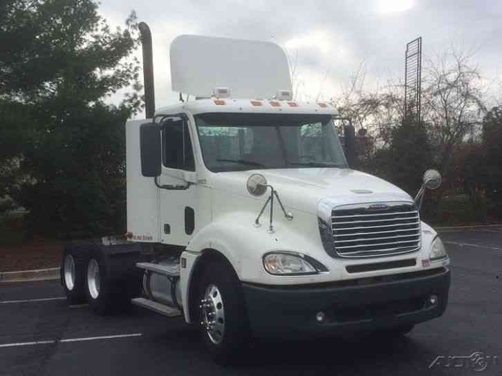 Freightliner CL12064ST-COLUMBIA 120 (2009)