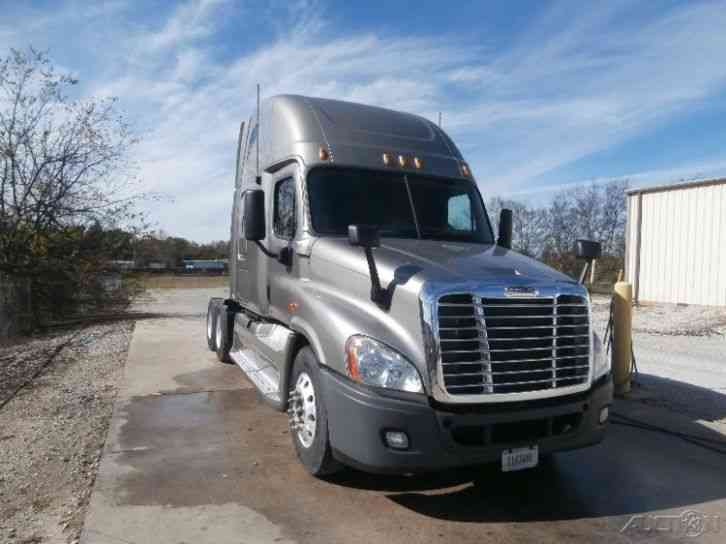 Freightliner CA12564DC - CASCADIA (2010)