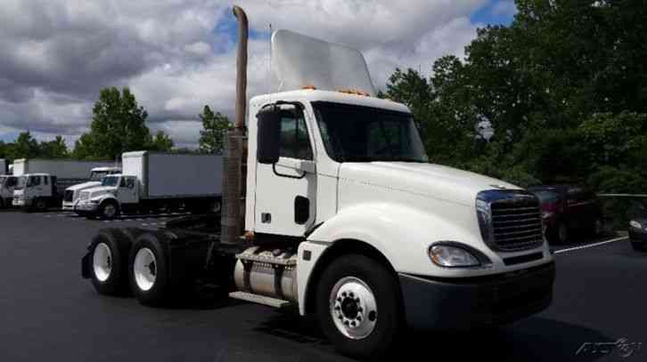 Freightliner CL12064ST-COLUMBIA 120 (2010)