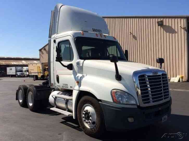 Freightliner CA12564DC - CASCADIA (2011)