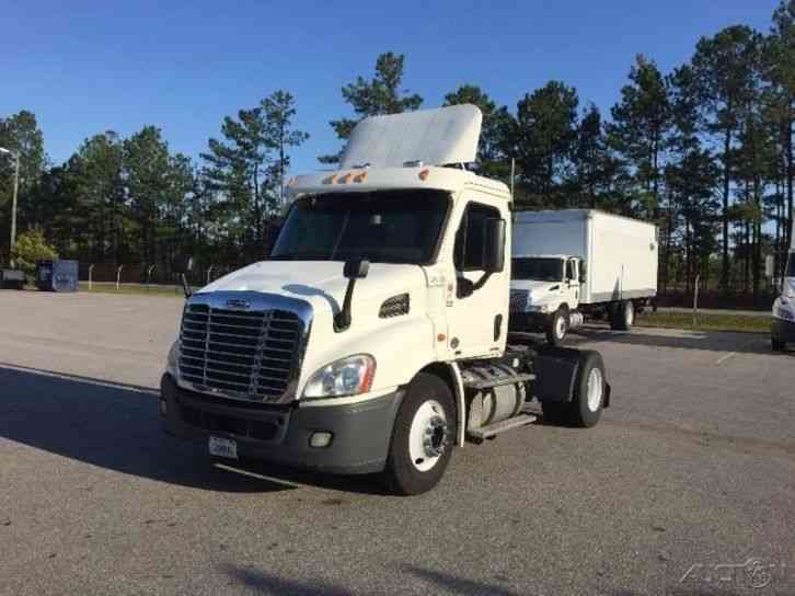 Freightliner CA11342DC - CASCADIA (2011)