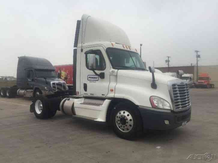 Freightliner CA12542DC - CASCADIA (2011)