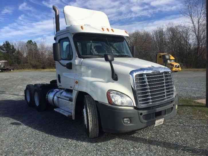 Freightliner CA12564DC - CASCADIA (2011)