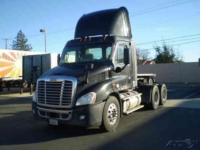 Freightliner CA11364DC - CASCADIA (2011)