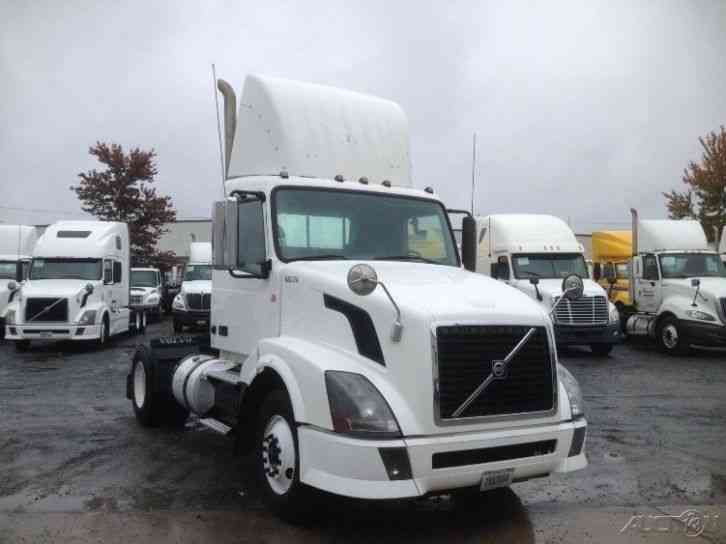 Volvo VNL42300 (2012)