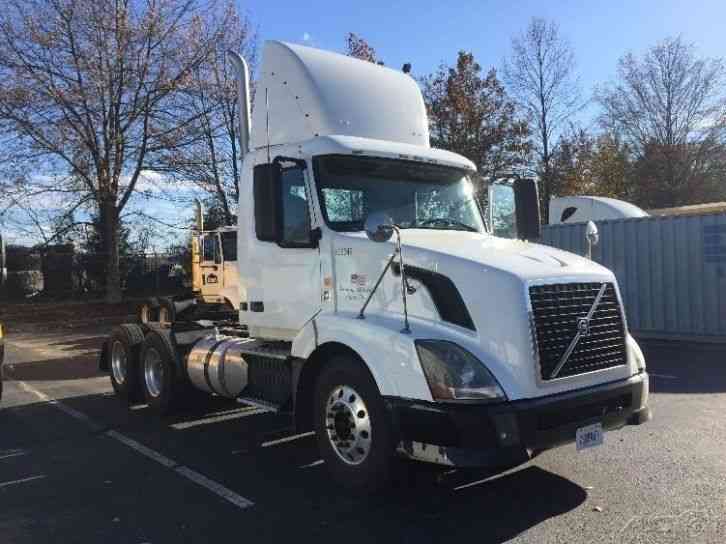 Volvo VNL64T300 (2012)