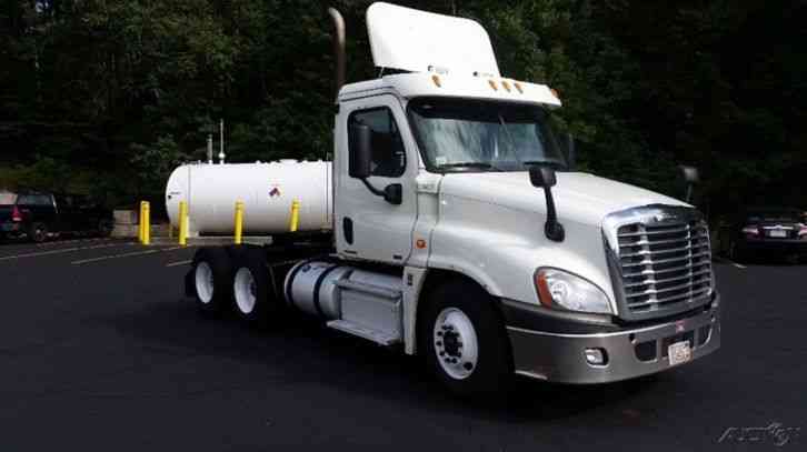 Freightliner CA12564DC - CASCADIA (2012)