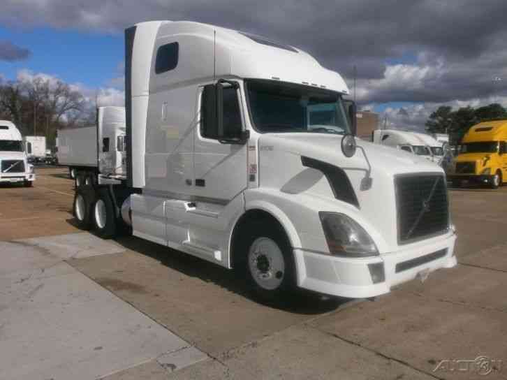 Volvo VNL64T670 (2012)