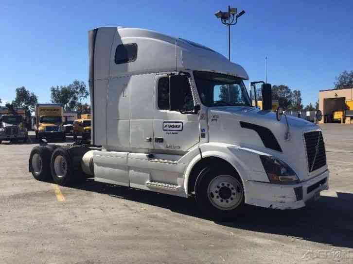 Volvo VNL64T670 (2012)