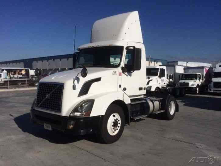 Volvo VNL42300 (2012)