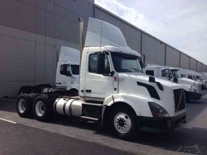 Volvo VNL64T300 (2012)