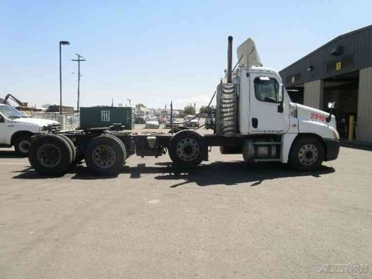 Freightliner X12584ST (2012)