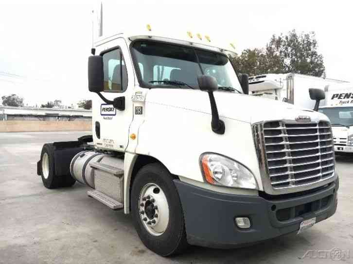 Freightliner CA12542DC - CASCADIA (2012)