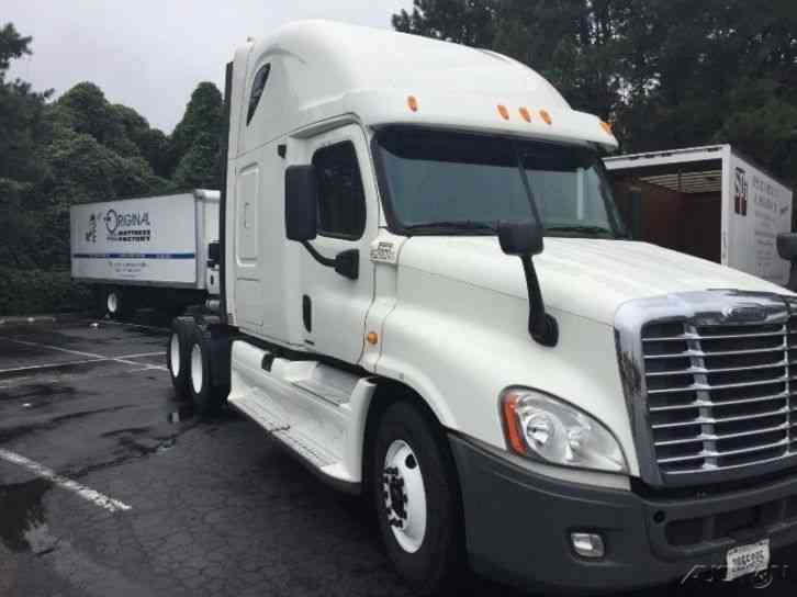 Freightliner CA12564DC - CASCADIA (2012)