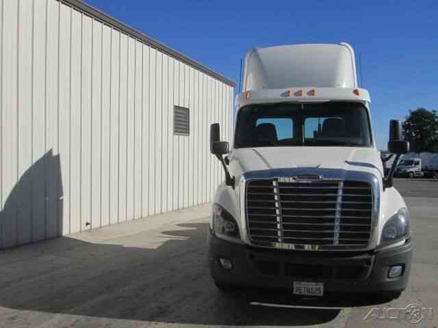 Freightliner CA12564DC - CASCADIA (2013)