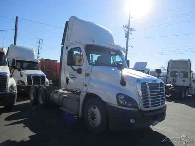 Freightliner CA12564DC - CASCADIA (2013)