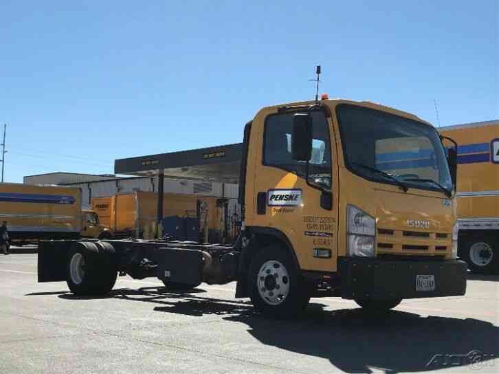 Penske Used Trucks - unit # 653451 - 2013 Isuzu NPR