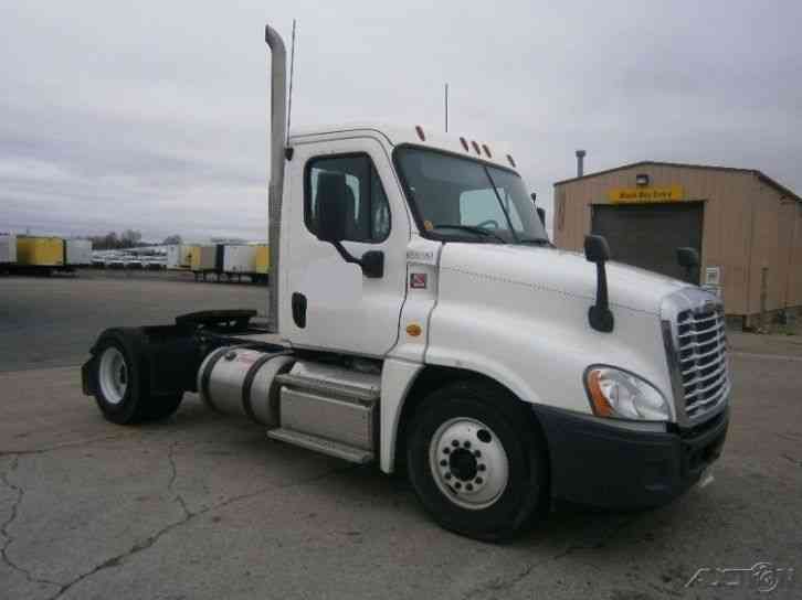 Freightliner CA12542DC - CASCADIA (2013)