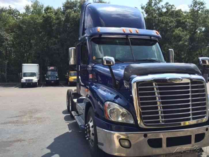 Freightliner CA12564DC - CASCADIA (2013)