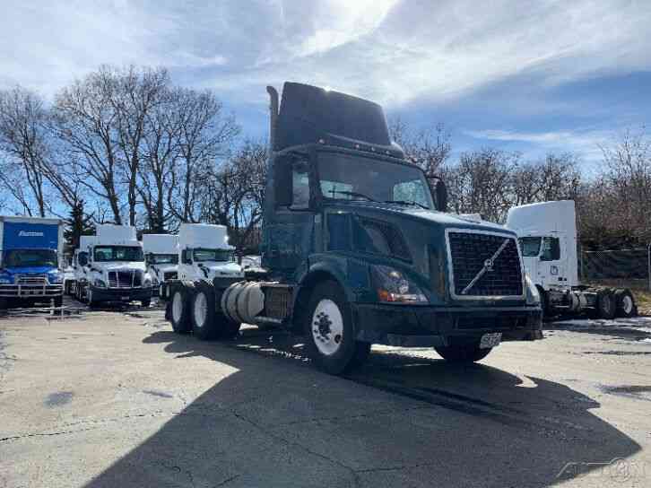 Volvo VNL64T300 (2014)