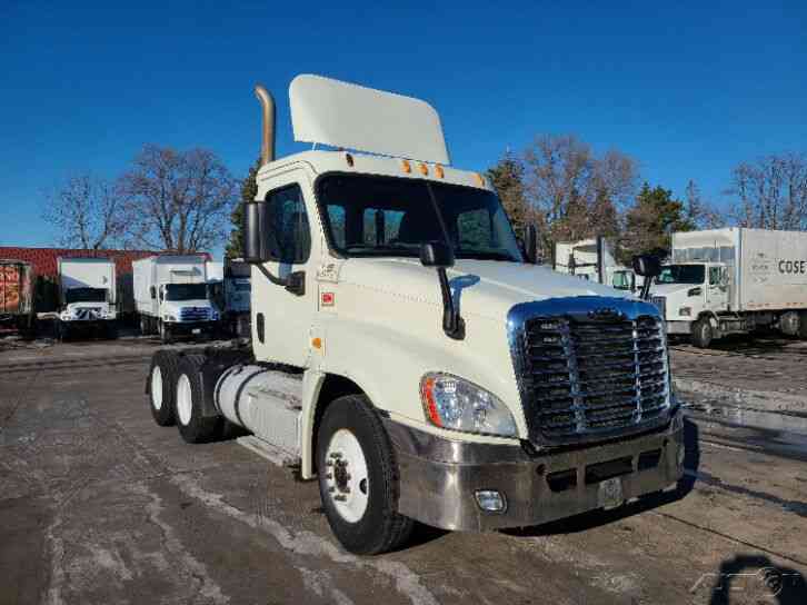 Penske Used Trucks - unit # 690262 - 2014 Freightliner CASCADIA 125