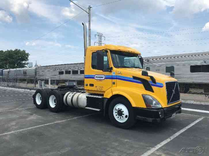 Volvo VNL64T300 (2014)