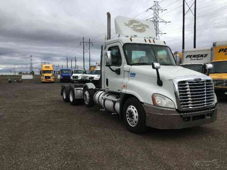 Freightliner X12584ST (2011)