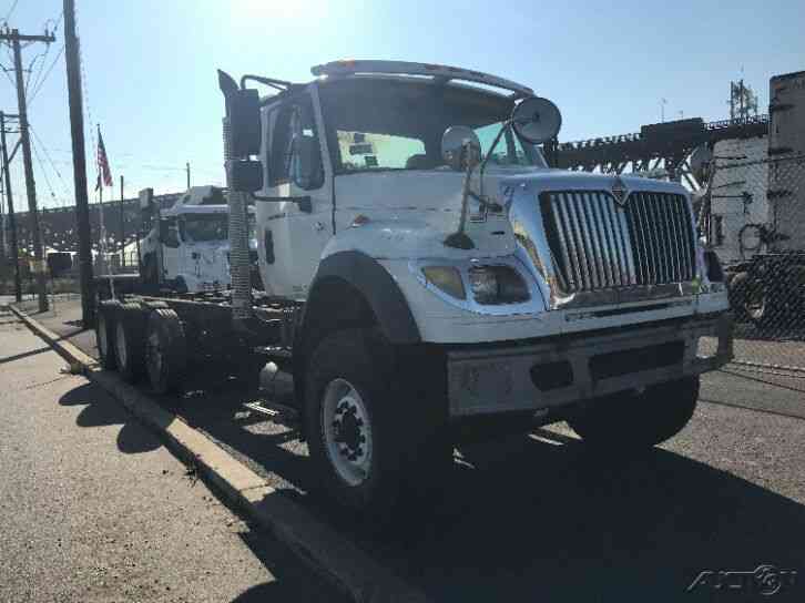 Penske Used Trucks - unit # 710208 - 2005 International 7600