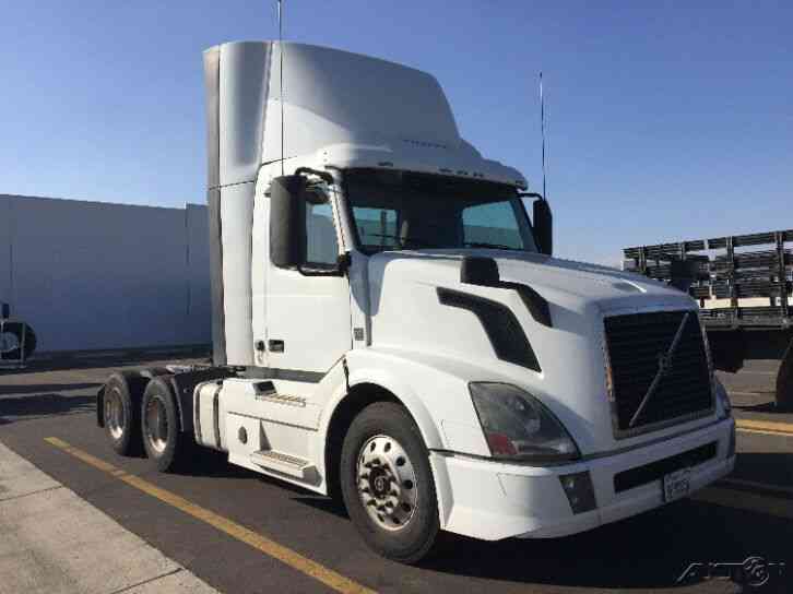 Volvo VNL64T300 (2016)