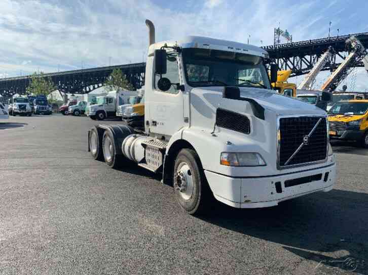 Volvo VNM64200 (2011)