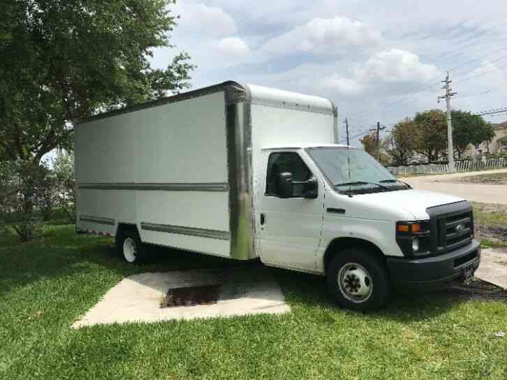 Ford E350 (2017)