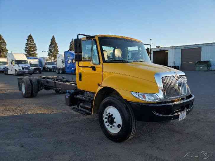 Penske Used Trucks - unit # 9268631 - 2019 International 4300