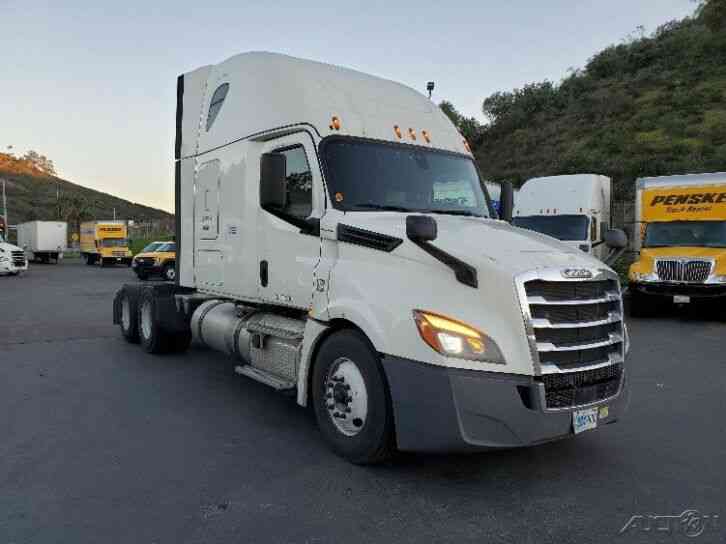 Penske Used Trucks - unit # UPS234054 - 2019 Freightliner T12664ST