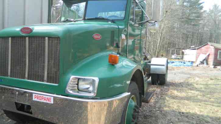 Peterbilt P330 (2002)