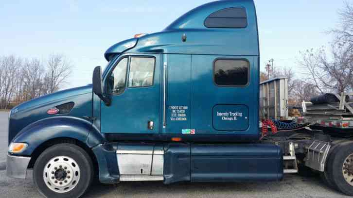 Peterbilt TRACTOR (2004)