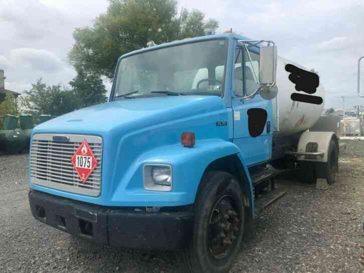 Freightliner FL70 (2003)