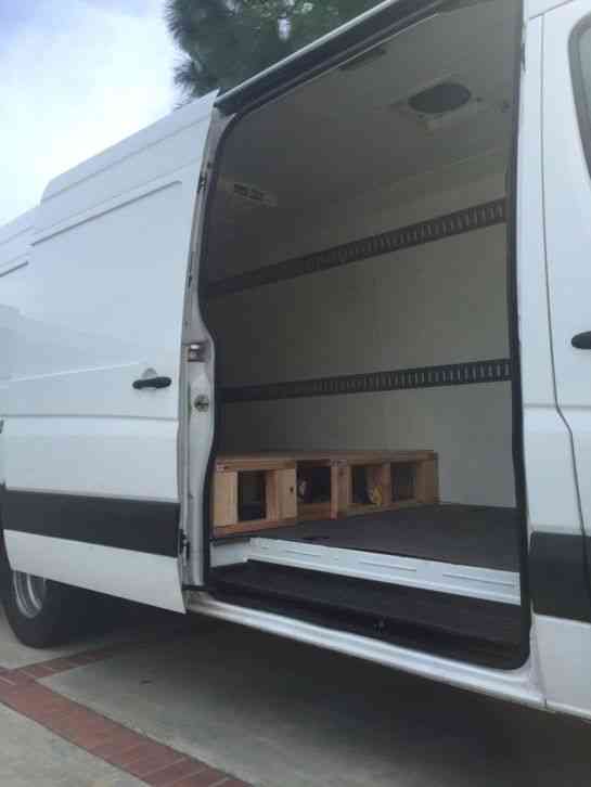 Mercedes-Benz (2010) : Van / Box Trucks