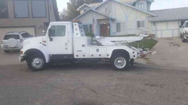 International 4700 (2000)